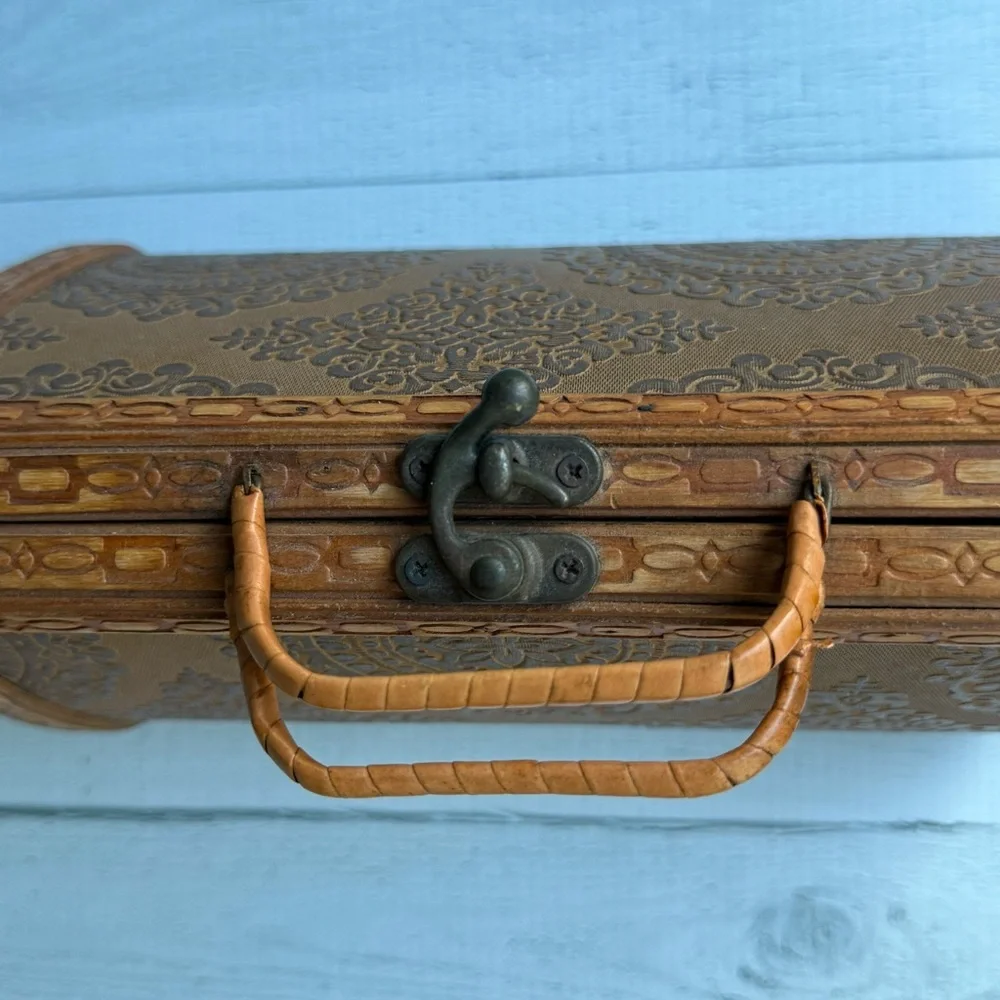 Vintage Wood & Leather Embossed Handbag - Picture 5 of 7